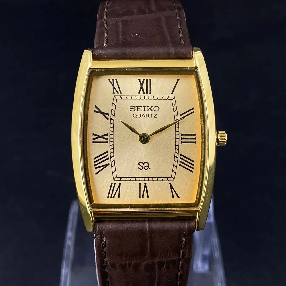Vintage Style Seiko Quartz Mens Gold Watch & Black accents W/ Leather Strap